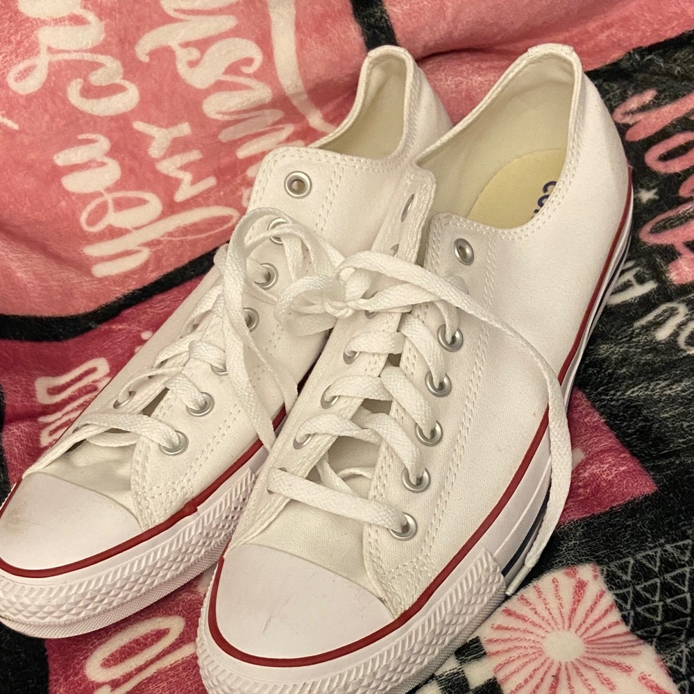 Converse Men’s White and Red Sneakers